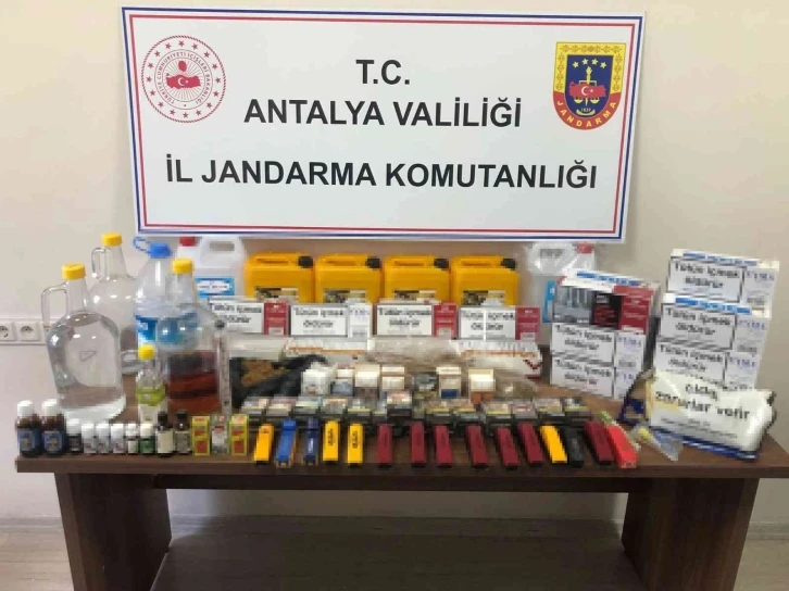 Jandarmadan kaçak alkol ve sigara operasyonu
