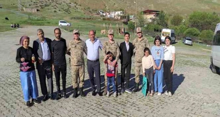 Jandarmadan şehit yakınları ve gazilere bayram ziyareti