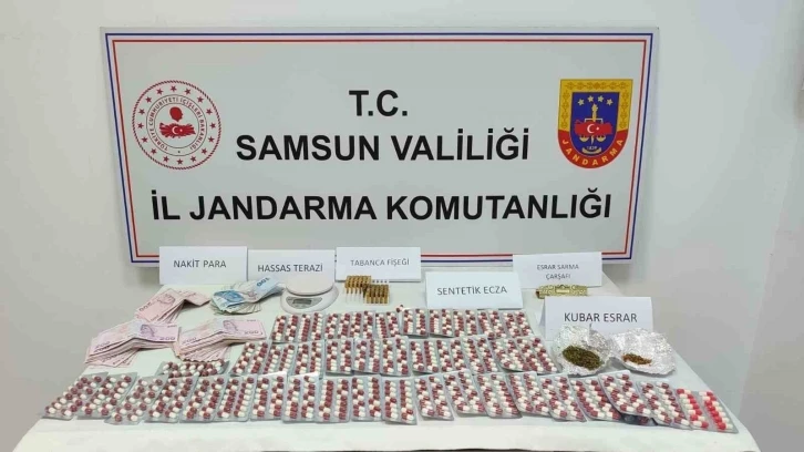 Jandarmadan uyuşturucu operasyonu: 2 gözaltı
