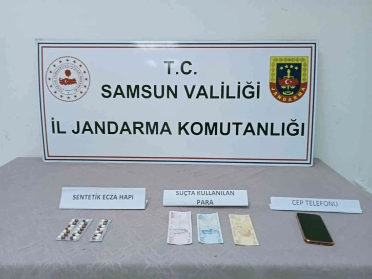 Jandarmadan uyuşturucu operasyonu: 2 gözaltı
