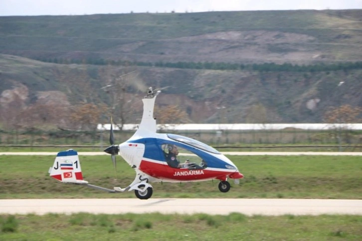 Jandarma'nın 141 beygir gücünde olan havadaki yeni gözü 'Cayrokopter'