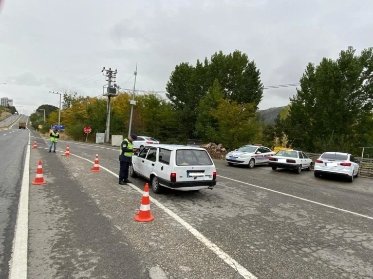 Jandarmanın trafik denetiminde ceza yağdı
