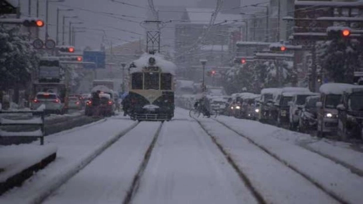 Japonya'yı kar vurdu: 14 ölü