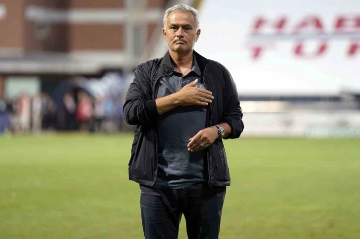 Jose Mourinho, Fenerbahçe’de ilk derbisine çıkacak
