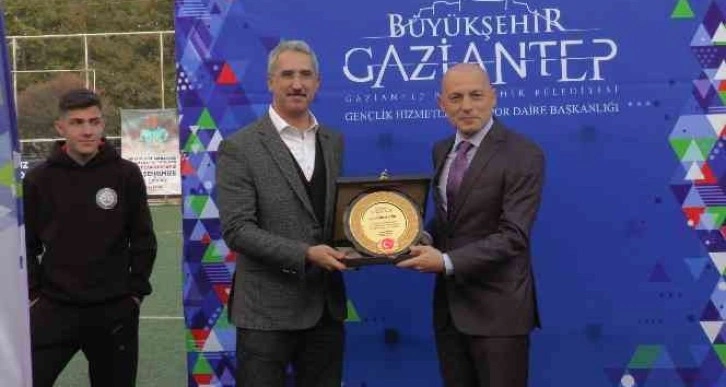 Jübile yapacak Cüneyt Çakır’a Gaziantep’te plaket