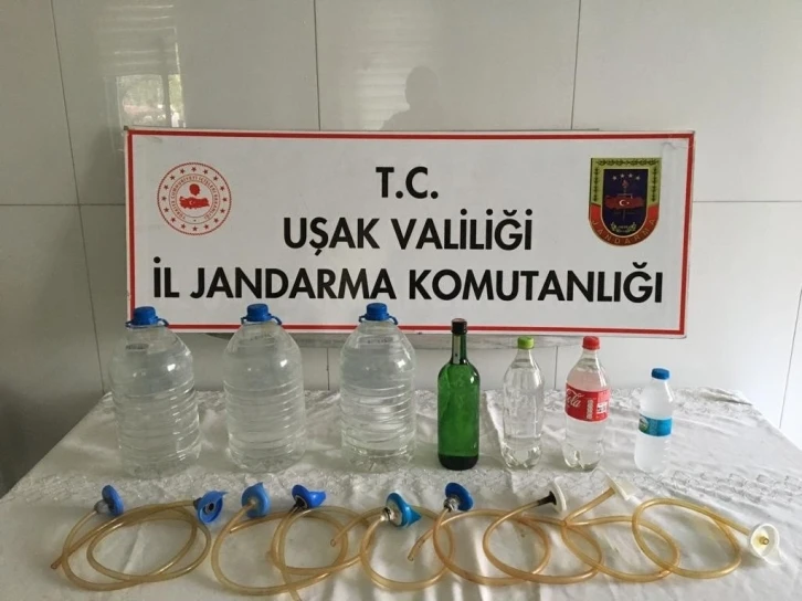 Kaçak alkol üretirken suçüstü yakalandı
