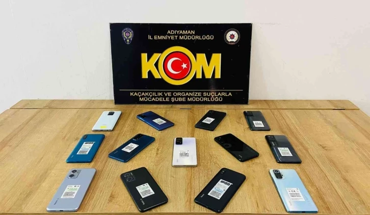 Kaçak cep telefonları ele geçirildi
