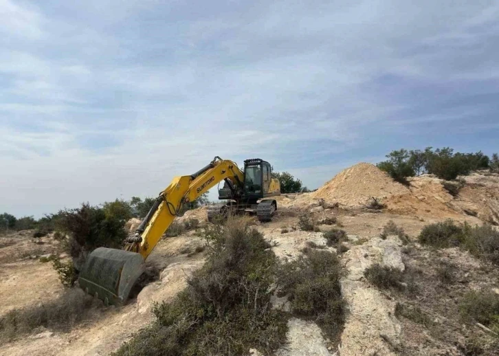 Kaçak kazı yapan 2 kişi suçüstü yakalandı
