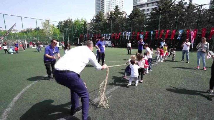 Kadıköy’de çocuklara 23 Nisan şöleni
