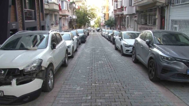 Kadıköy’de tır onlarca aracı biçip kaçtı
