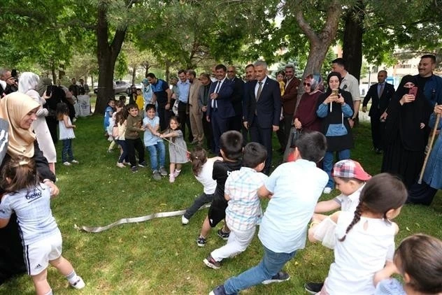 “Kadim Oyunlar Çocuk Şenliği” düzenlendi
