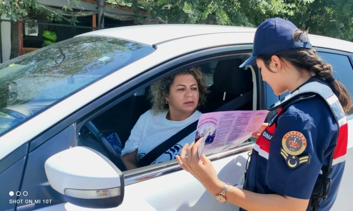 Kadın astsubaylardan kadın sürücü ve yolculara KADES eğitimi
