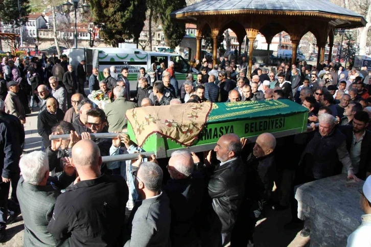 Kadın dağ rehberi Amasya’da son yolculuğuna uğurlandı
