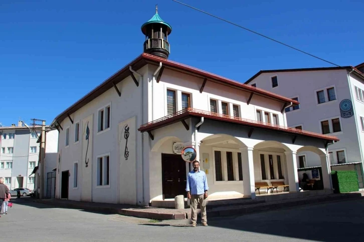 Kadınların bağışlarıyla yapılan cami üç medeniyetin izlerini taşıyor
