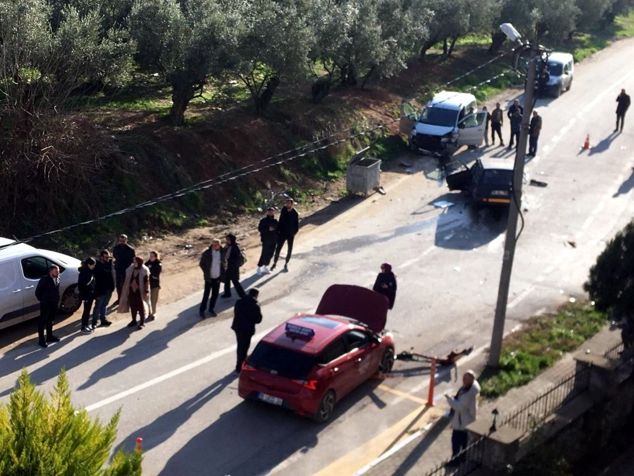 Kafa kafaya çarpıştılar, yaralı kurtuldu
