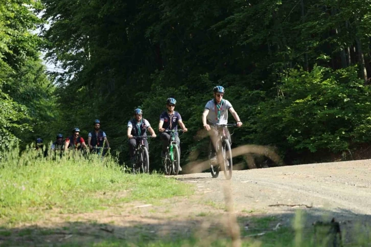 Kağıtsporlu izciler Samanlı Dağlarını bisikletle keşfe çıktı
