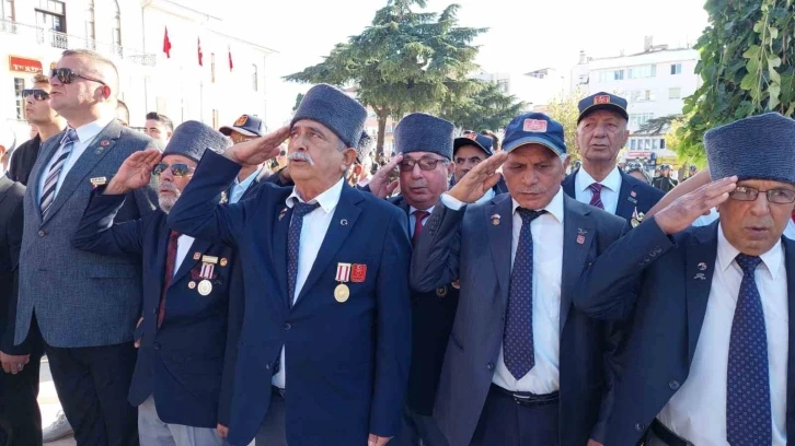 Kahramanlığın yaşayan abideleri için tören düzenlendi
