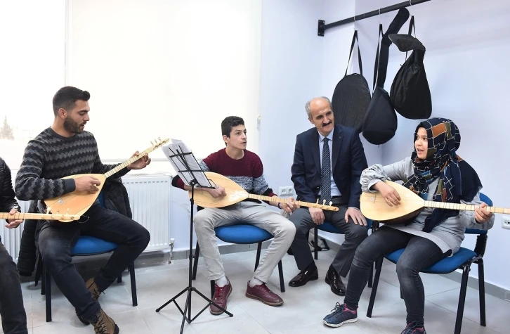 Kahramanmaraş’ta gençlik merkezi kurslarına yoğun ilgi
