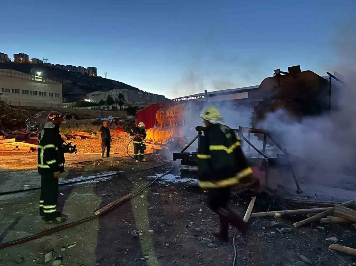 Kahramanmaraş’ta iş yeri yangını
