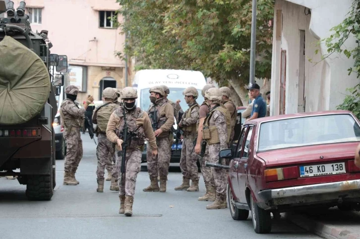 Kahramanmaraş’ta operasyona giden polise saldırı: 3 polis yaralandı, 1 şüpheli ölü ele geçirildi
