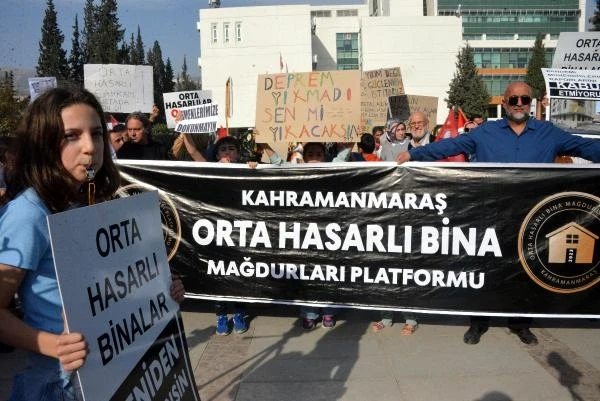 Kahramanmaraş'ta orta hasarlı bina mağdurlarından ikinci düdüklü eylem