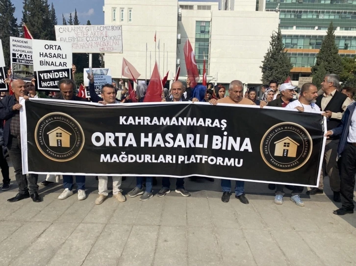 Kahramanmaraş’ta orta hasarlı bina sakinlerinden basın açıklaması
