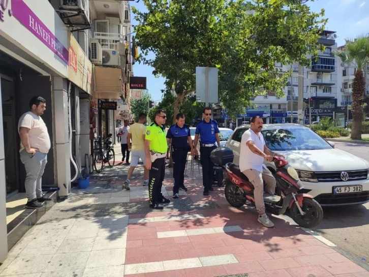 Kaldırımlara park eden motosikletlere yönelik denetim
