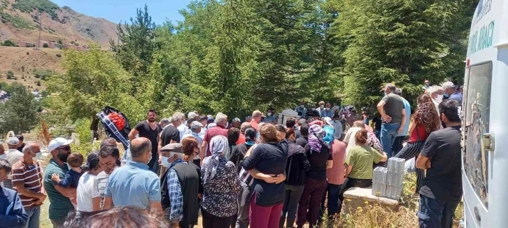 Kalp krizi geçiren Tarım ve Orman Müdürü memleketinde toprağa verildi
