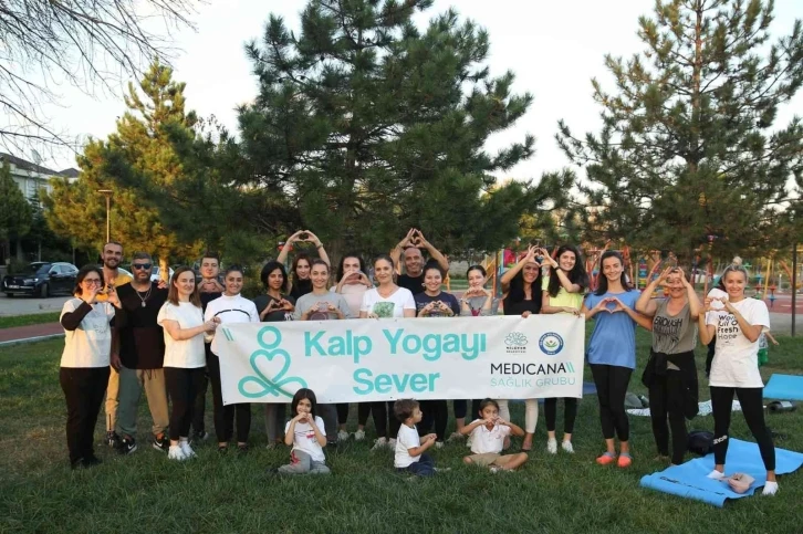 Kalp yogasıyla kalp sağlığına dikkat çektiler
