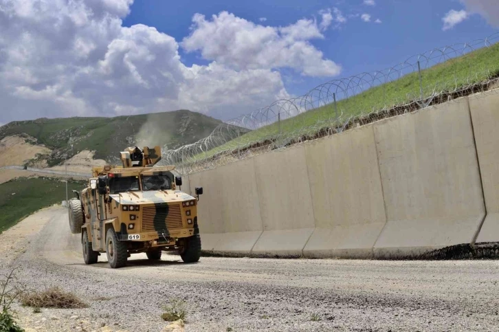 Kamera ve sismik sensörlerle denetlenen İran sınırında kuş uçurtulmuyor
