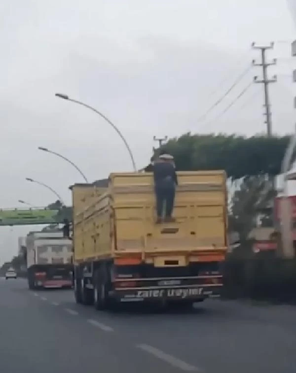 Kamyon kasasında tehlikeli yolculuk