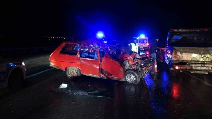 Kamyona arkadan çarpan otomobilde hayatını kaybedenlerin isimleri belli oldu
