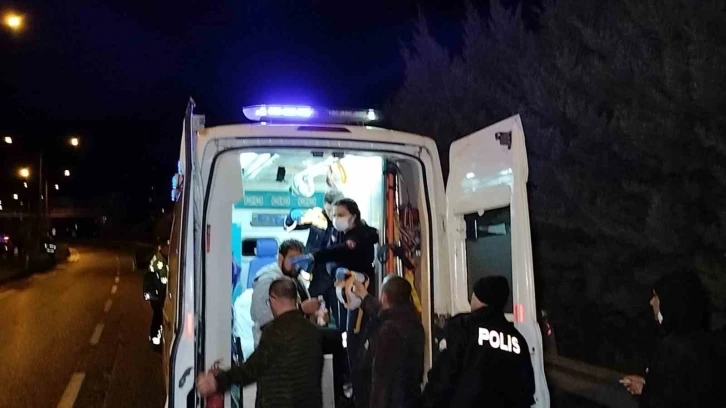 Kamyonet tıra çarpıp karşı şeride geçti: 1 yaralı
