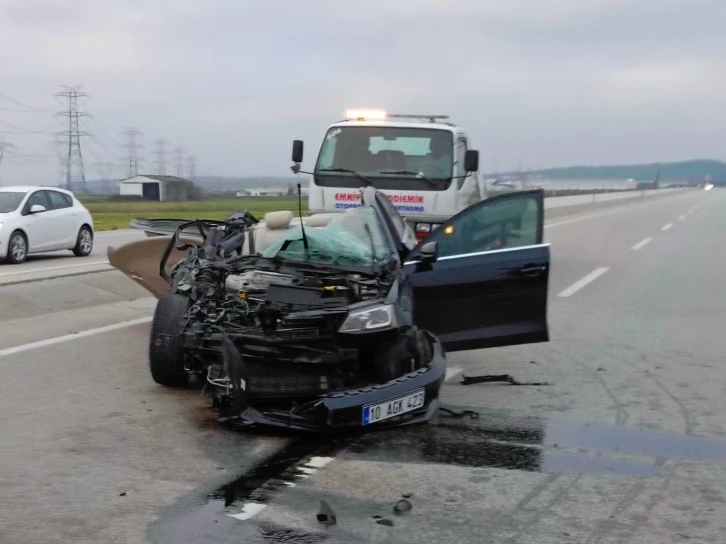 Kamyonete çarpan otomobildeki yolcu hayatını kaybetti
