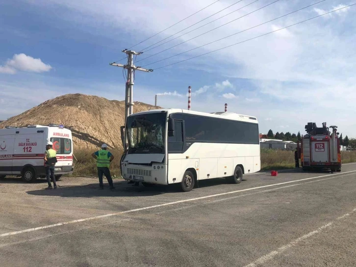 Kamyonla otobüs çarpıştı: 2 yaralı
