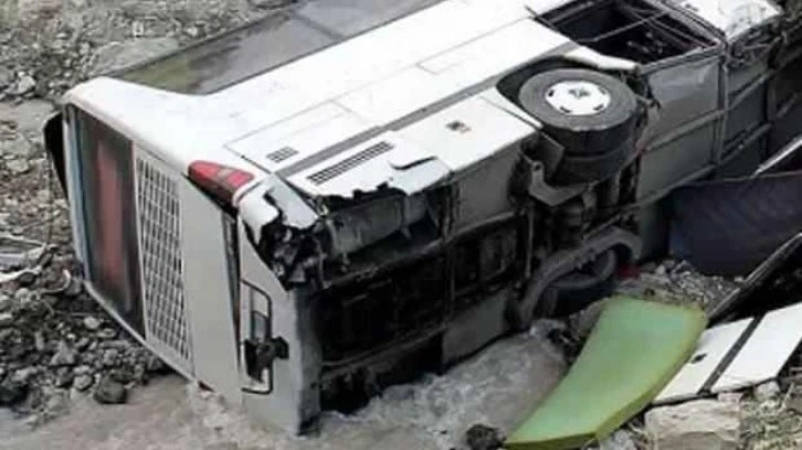 Kanada'da feci otobüs kazası: 53 kişi yaralandı