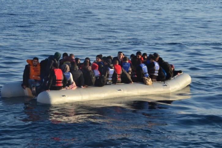 Kanarya Adaları’na giden göçmenleri taşıyan bot battı: 51 ölü