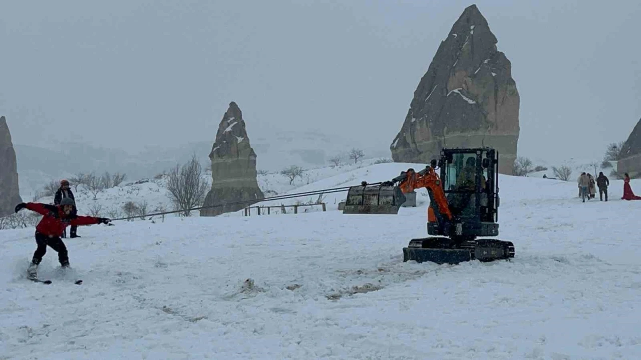 Kapadokya’da spor tutkunları 360 derece dönerek kaymanın keyfini yaşadı
