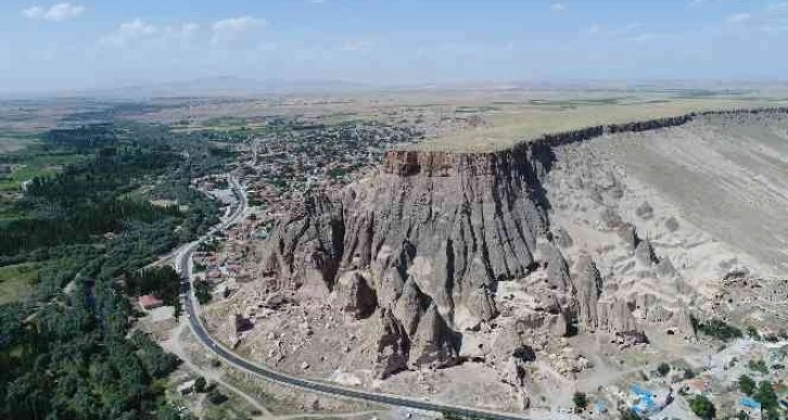 Kapadokya’nın girş kapısındaki Selime Katedrali’ne ziyaretçi ilgisi arttı