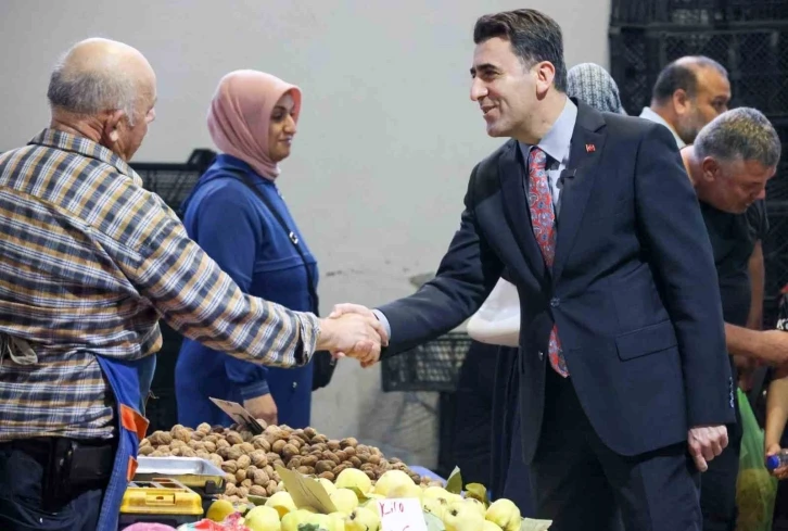 Kapalı pazarı fiyatları, hareketliliği değerlendirildi
