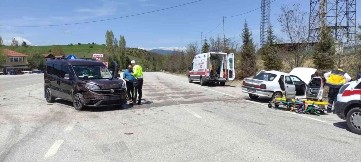 Karabük’te iki araç çarpıştı: 6 yaralı
