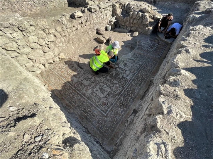 Karadeniz’in Zeugması Hadrianopolis’te bin 500 yıllık yeni mozaikler bulundu
