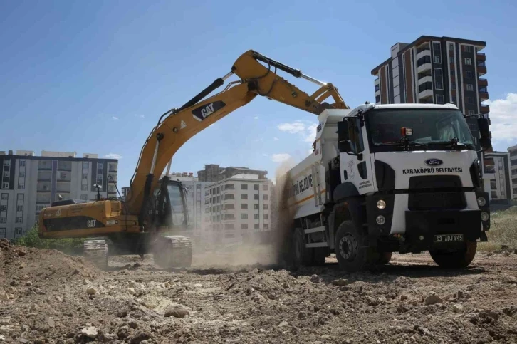 Karaköprü’de üstyapı ve yol çalışmaları sürüyor
