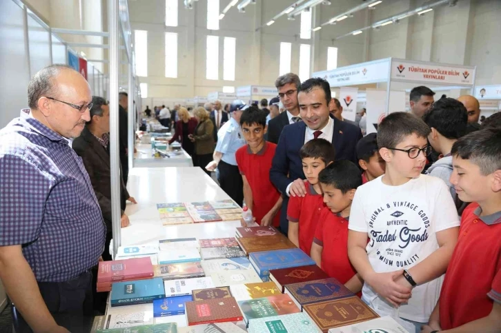 Karaman Belediyesi 2. Kitap Günleri açıldı
