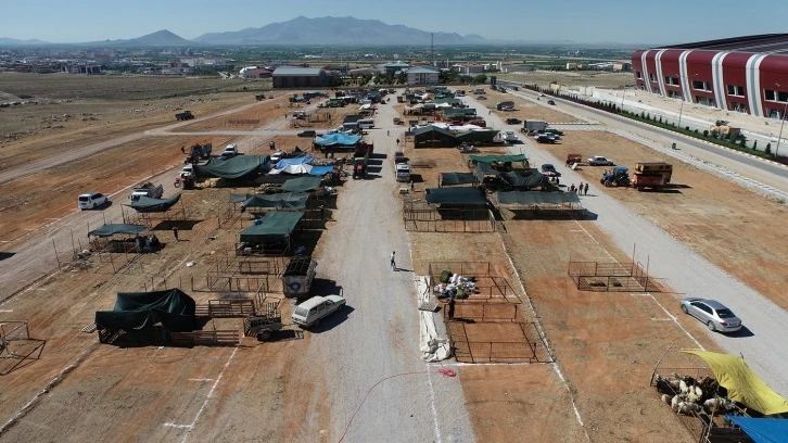 Karaman’da kurban satış ve kesim yerleri belirledi
