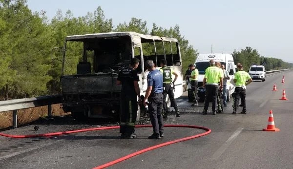 Karavana çevirdiği midibüste çıkan yangında öldü