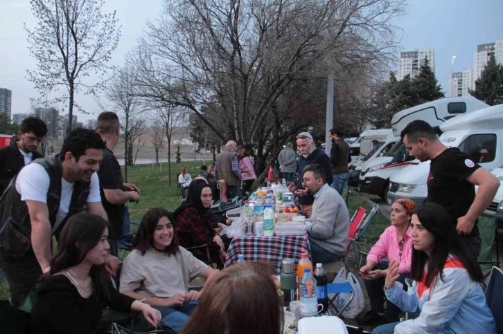 Karavancılar Göksu Parkı’nda iftarda buluştu
