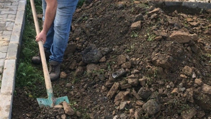 Karaya oturan geminin ölen Ukraynalı mürettebatı kimsesizler mezarlığına defnedildi