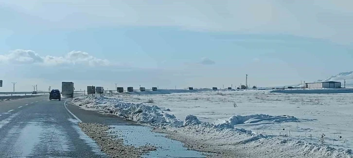 Kardeş Azerbaycan yardım konvoyu deprem bölgesine gidiyor
