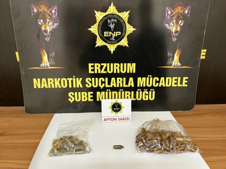 Karnından 1 kio 134 gram afyon sakızı çıktı
